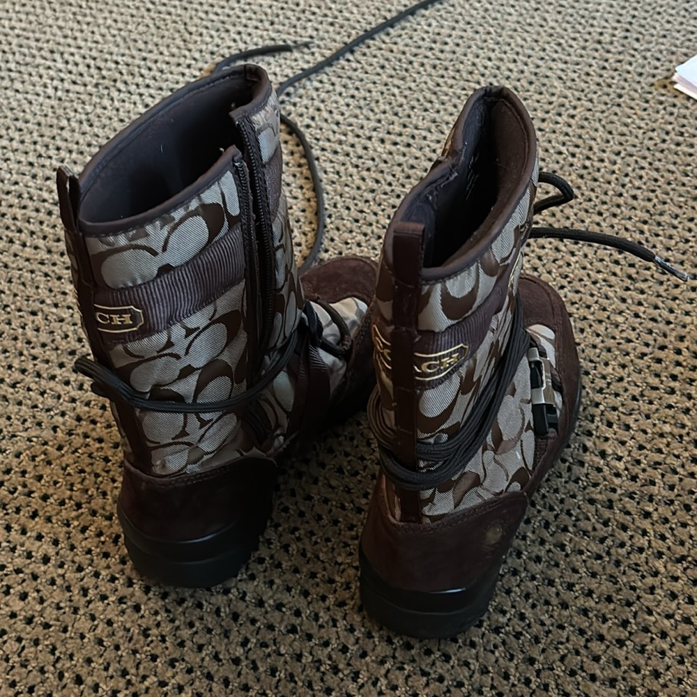 Coach boots size 5 1/2 perfect condition only worn couple of times - Picture 4 of 6